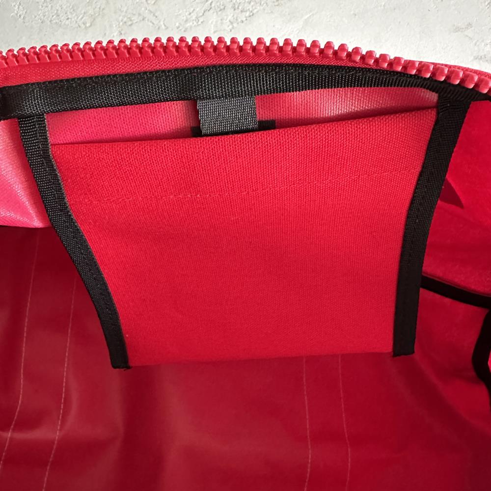 HMP Alcatraz Duffle-red