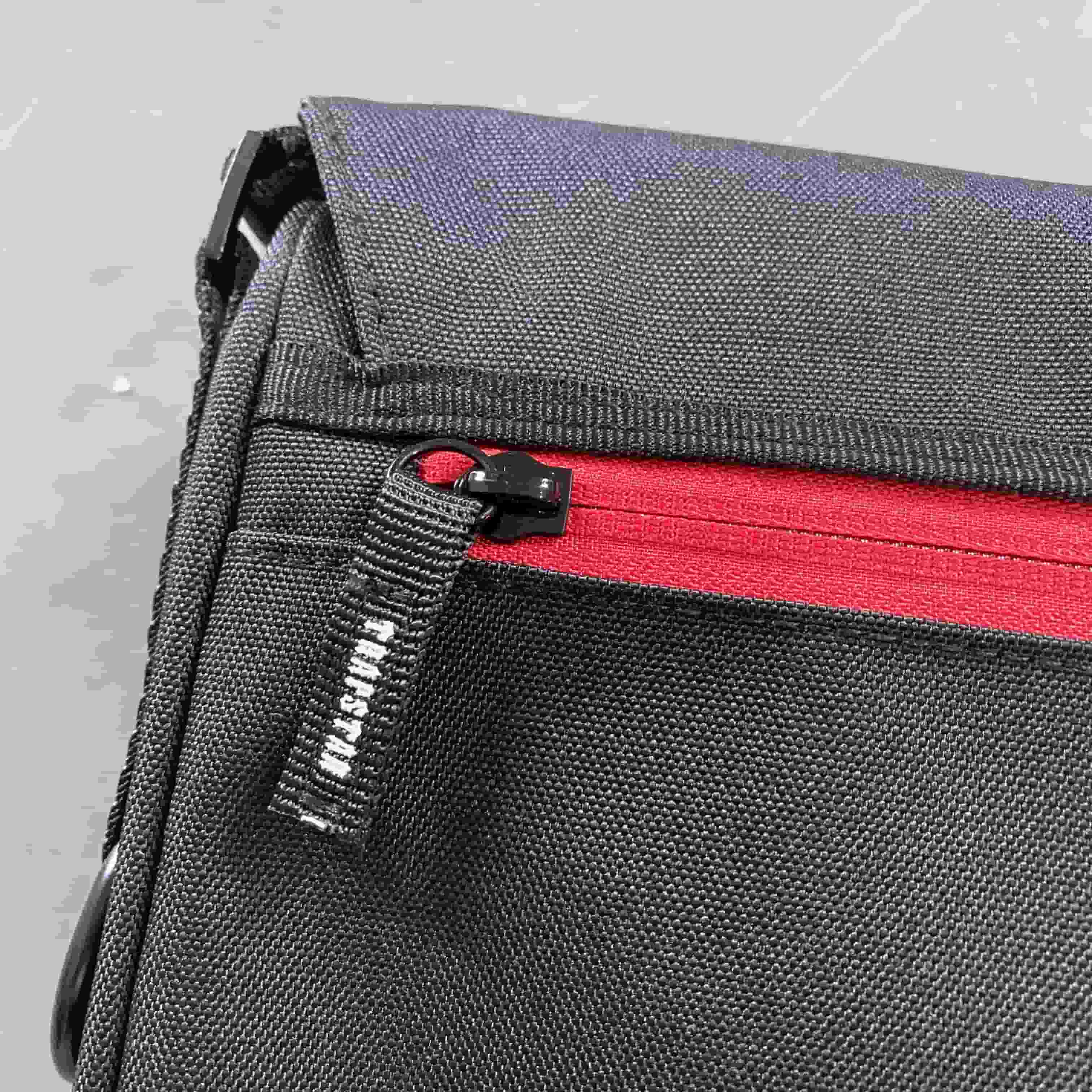 2.0 bag-black/red Trapstar bag