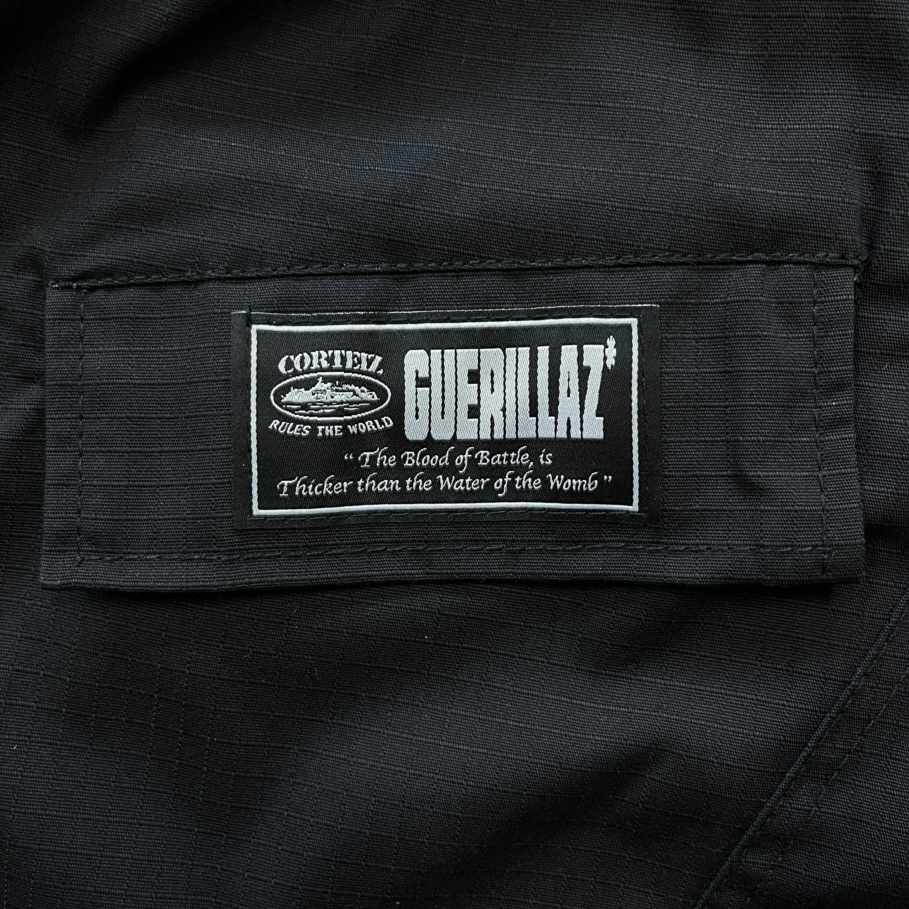 Black/Blacklogo cargo