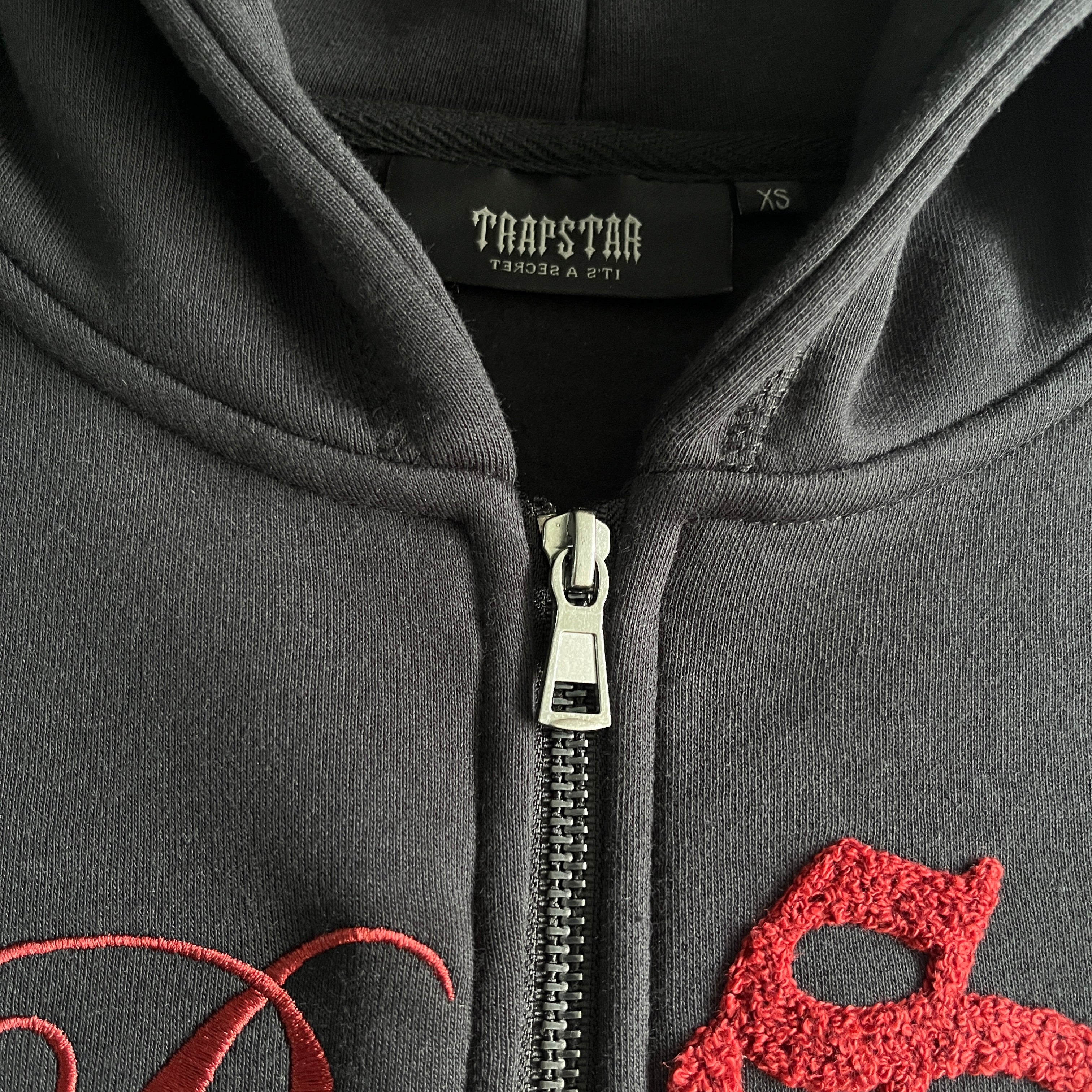 SCRIP ZIP-THOUGH HOODIE TRACKSUIT-BLACK /ZINFANDEL