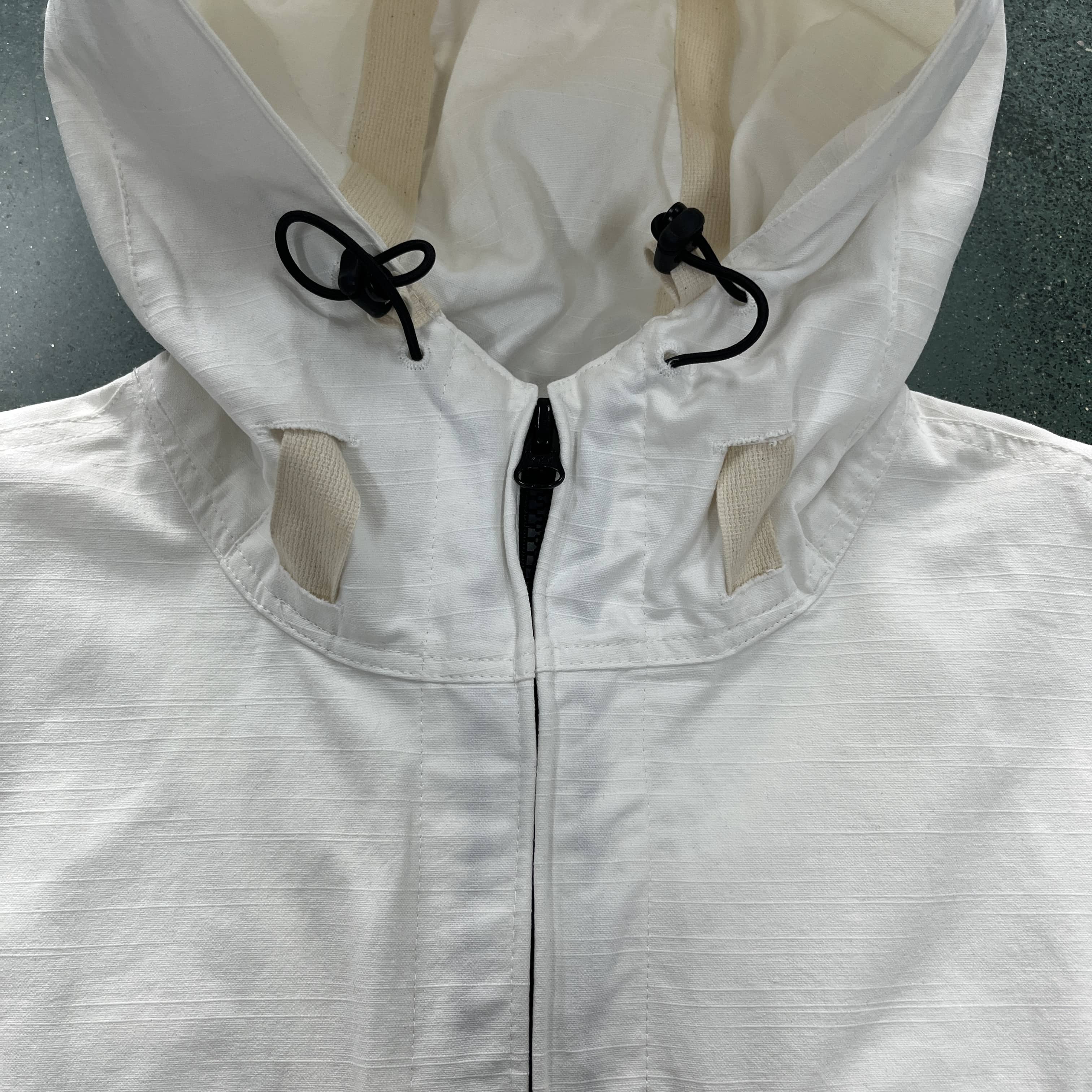 Slant pocket white jacket