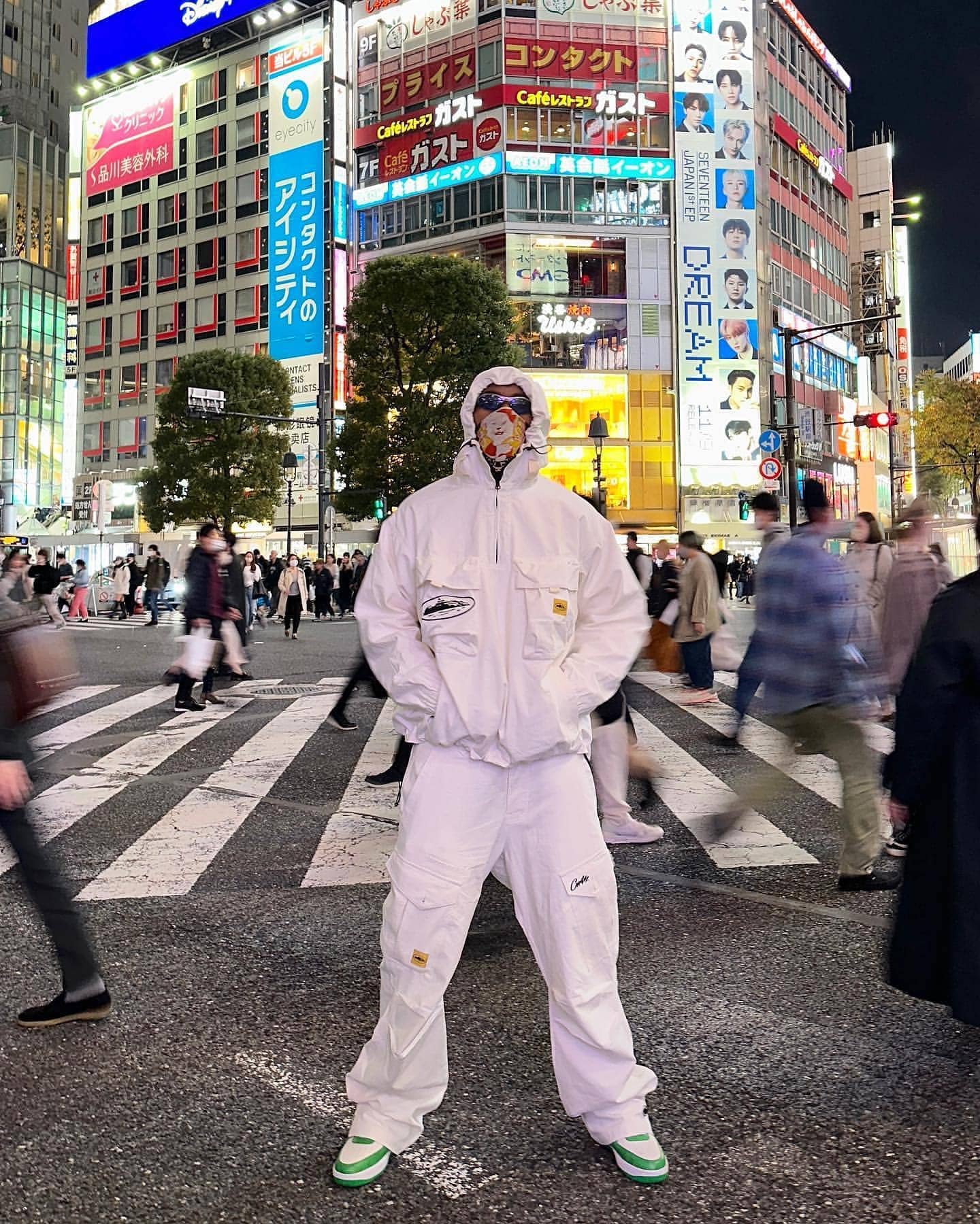 Slant pocket white jacket