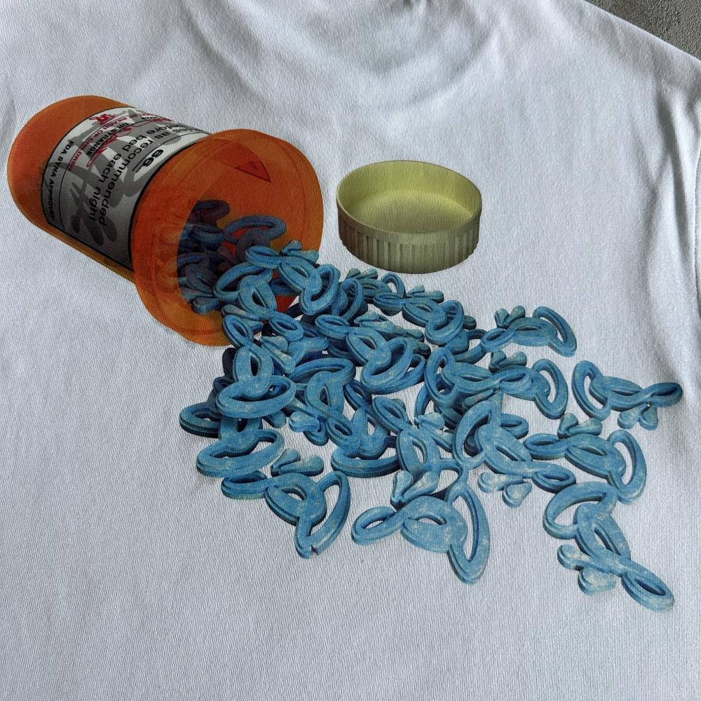 pill tee -white